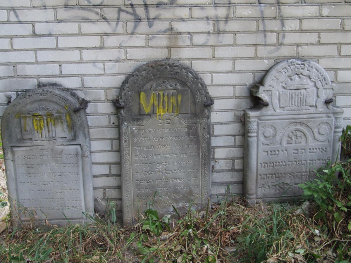 Wikipedia, Flickr images reviewed by trusted users, Jewish cemetery in Lubartów