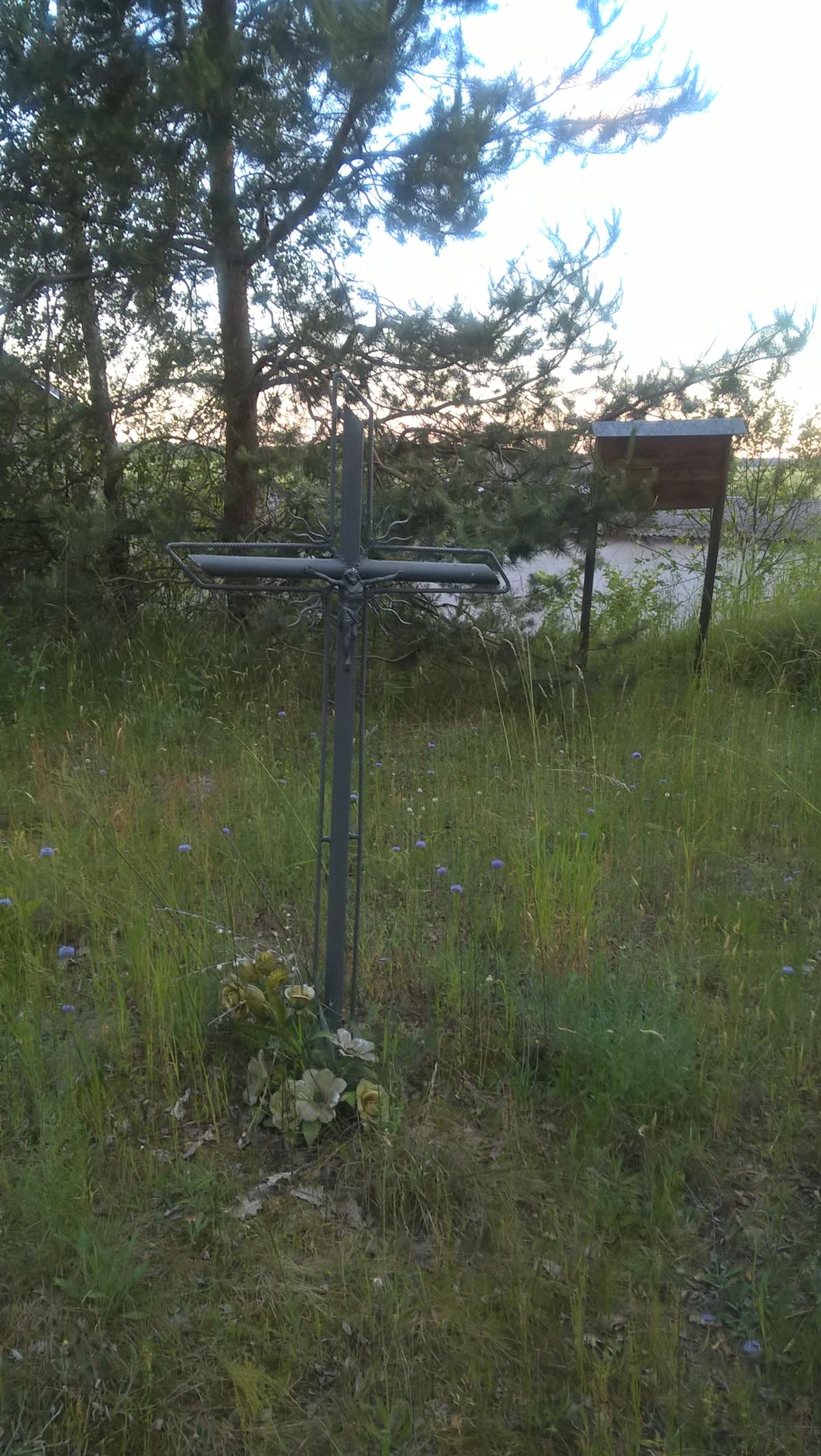 Wikipedia, Self-published work, War cemetery in Dobrynka