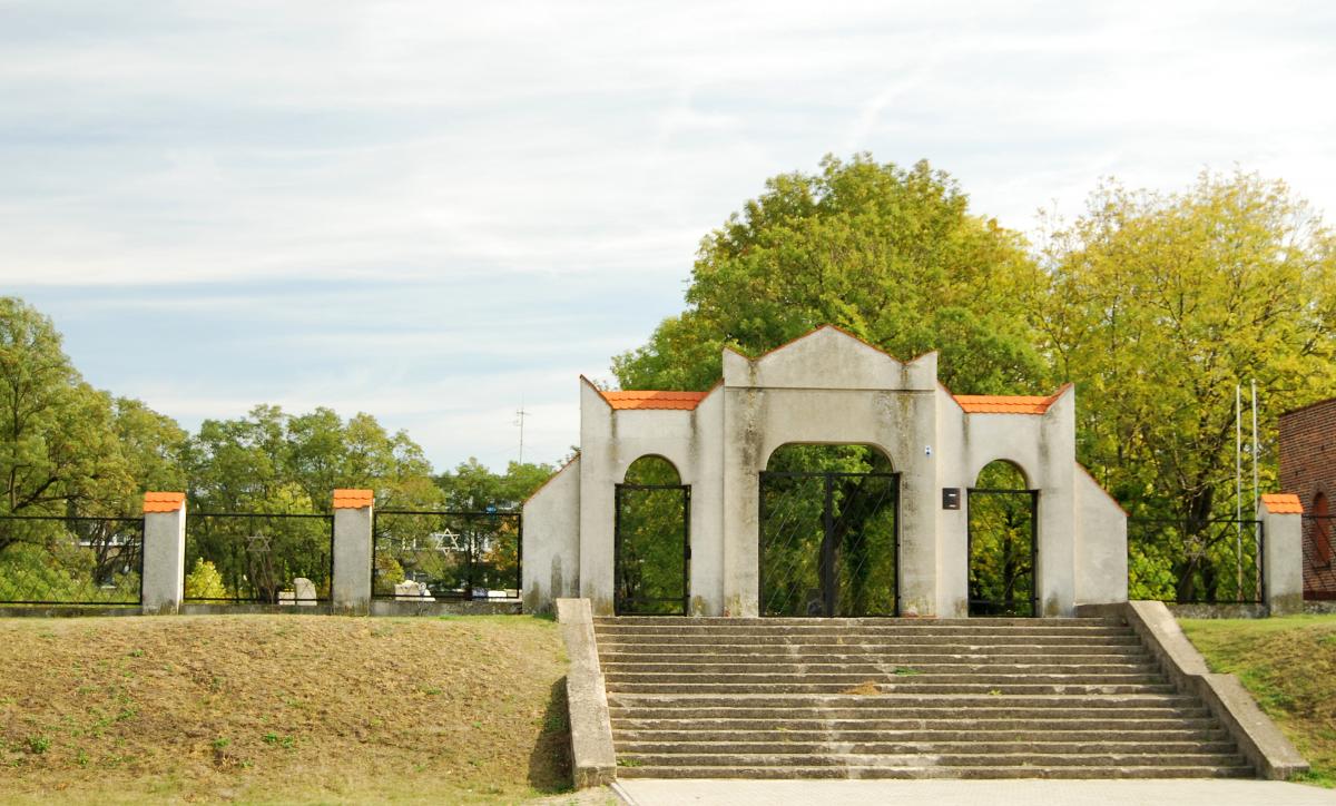 Wikipedia, Media lacking a description, New Jewish cemetery in Kalisz, Self-published work