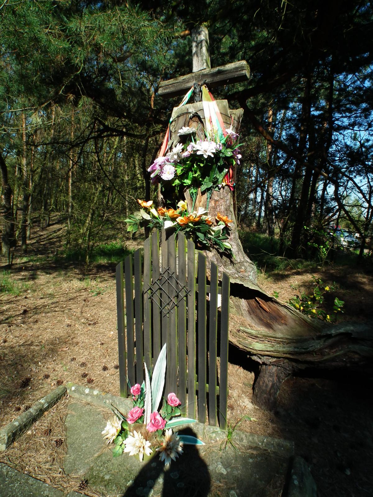 Wikipedia, Jewish cemetery in Zagórów, Pyzdry Forest, Self-published work, Wayside shrines in Greate