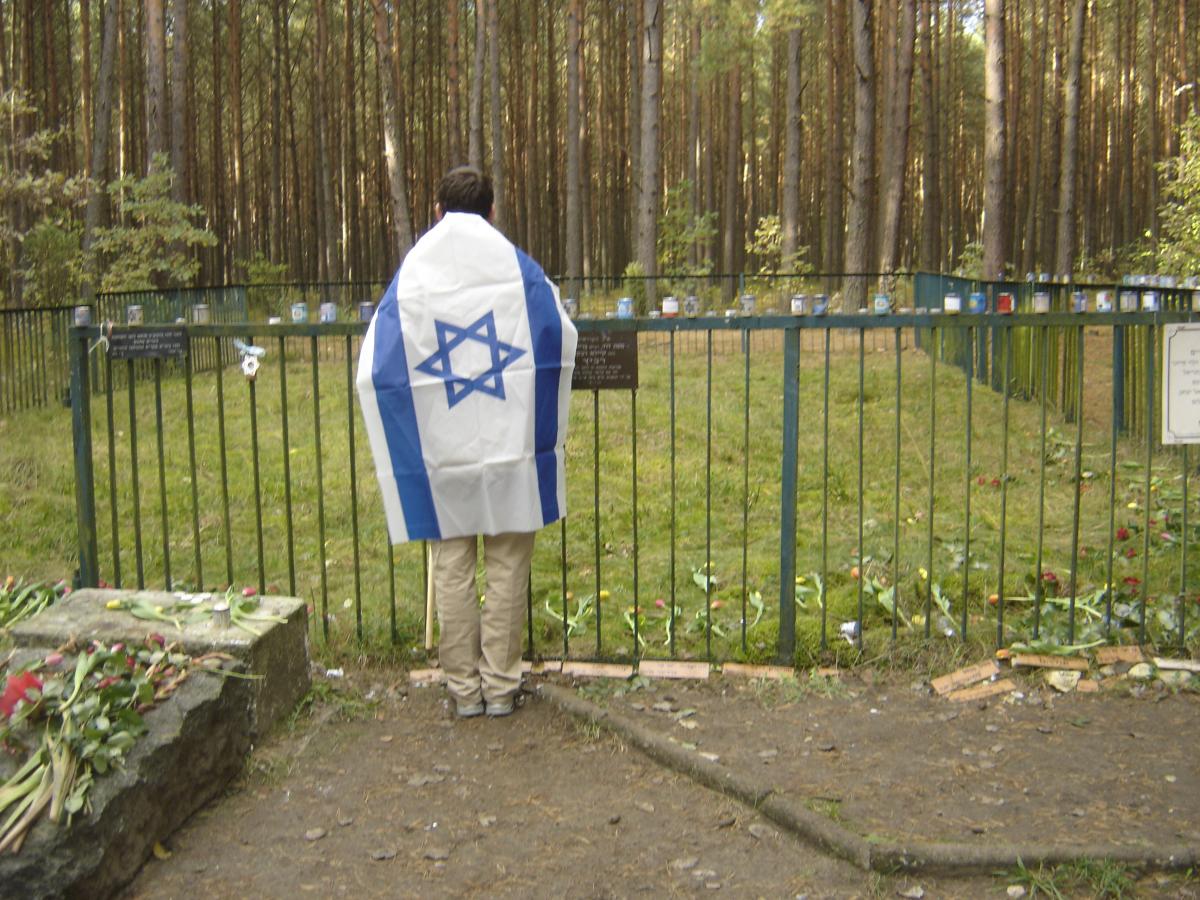 Wikipedia, Jewish cemetery in Tykocin, Self-published work