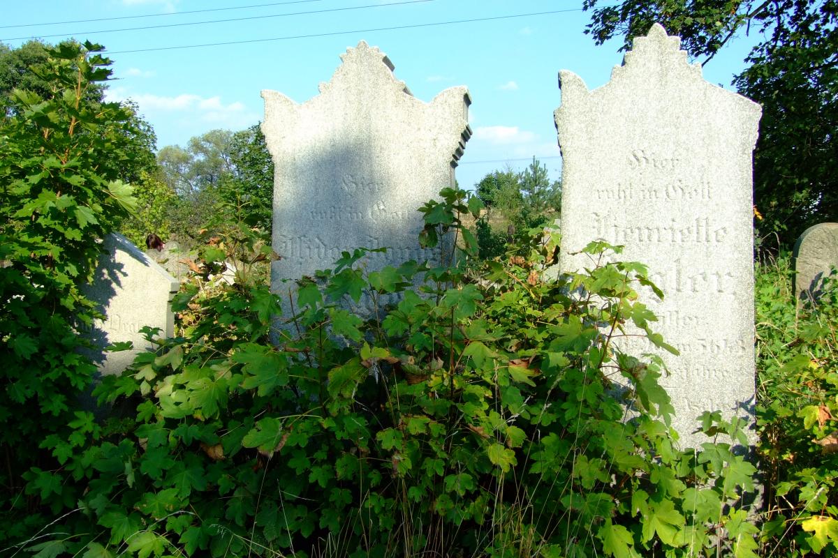 Wikipedia, Jewish cemetery in Pyskowice, Self-published work