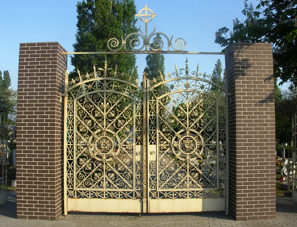 Wikipedia, Cemetery gates in Bydgoszcz, Cmentarz komunalny, Bydgoszcz ul Rynkowska, Iron gates in By
