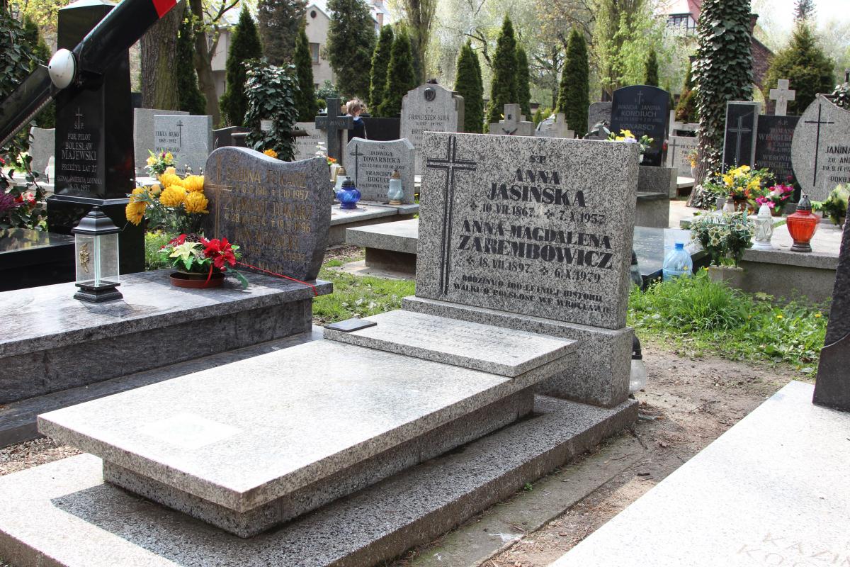 Wikipedia, Anna Jasińska, Laurentius Cemetery, Self-published work