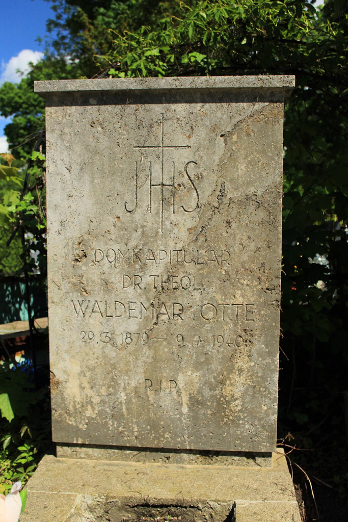 Wikipedia, German inscriptions in Poland, Gravestones in Lower Silesian Voivodeship, IHS in Poland, 