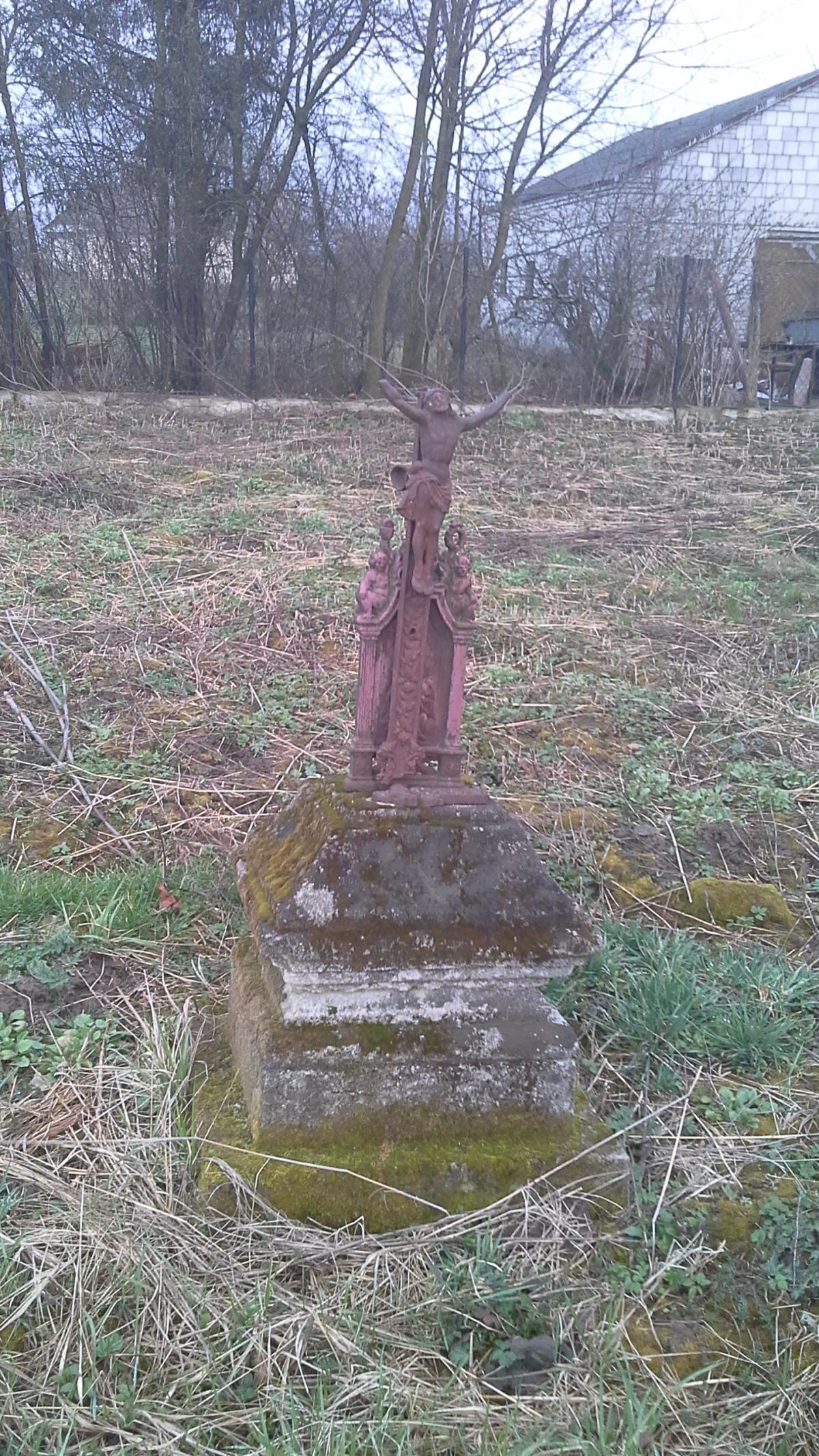 Wikipedia, Orthodox cemetery in Mircze, Self-published work