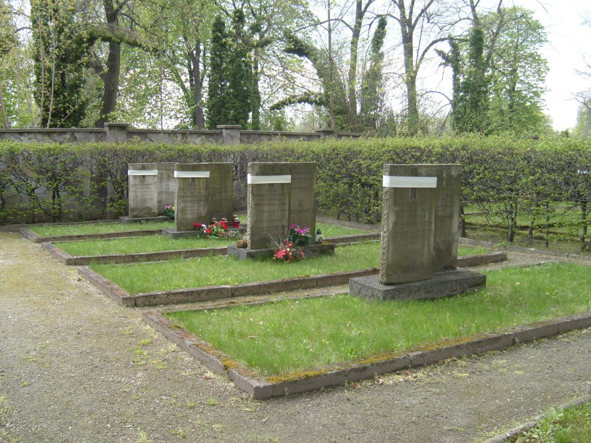 Wikipedia, Self-published work, Warsaw Insurgents Cemetery