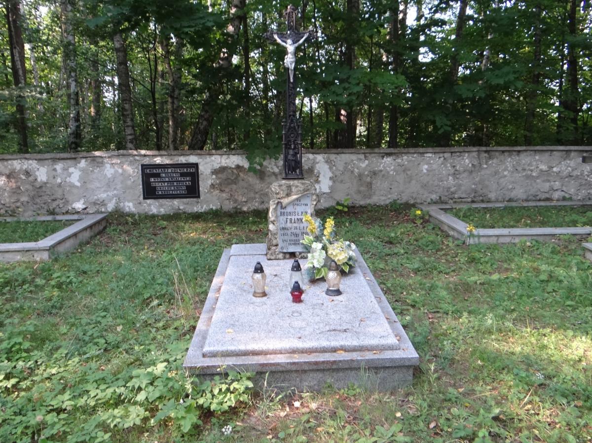 Wikipedia, Self-published work, World War I Cemetery in Kroczyce