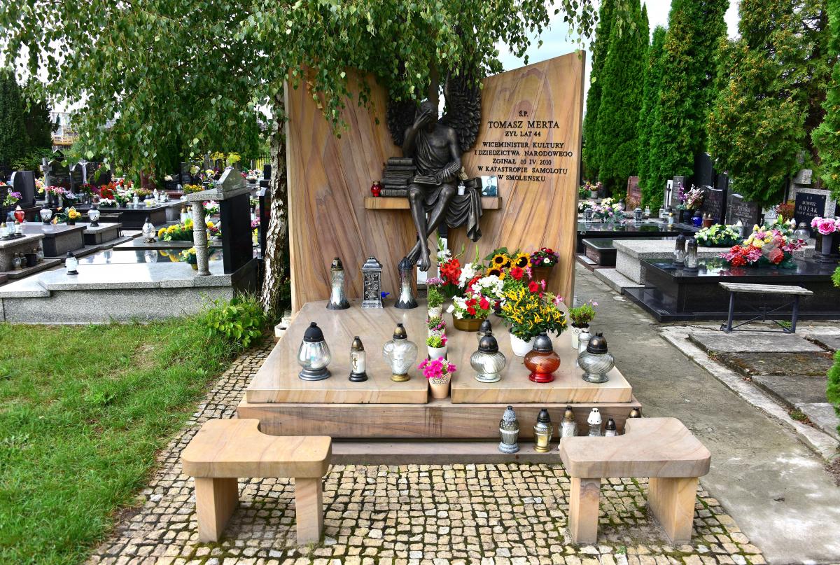 Wikipedia, Grabw Cemetery in Warsaw, Self-published work, Tomasz Merta