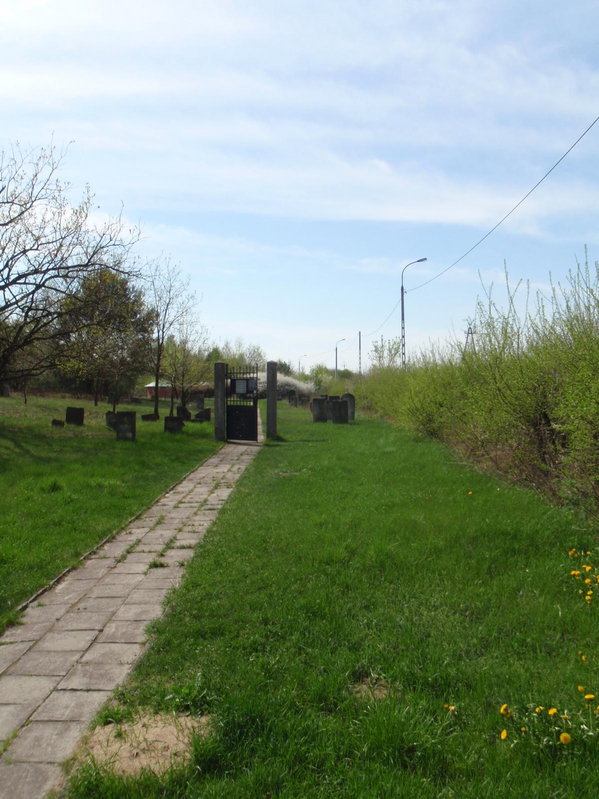 Wikipedia, Jewish cemetery in Góra Kalwaria, Self-published work