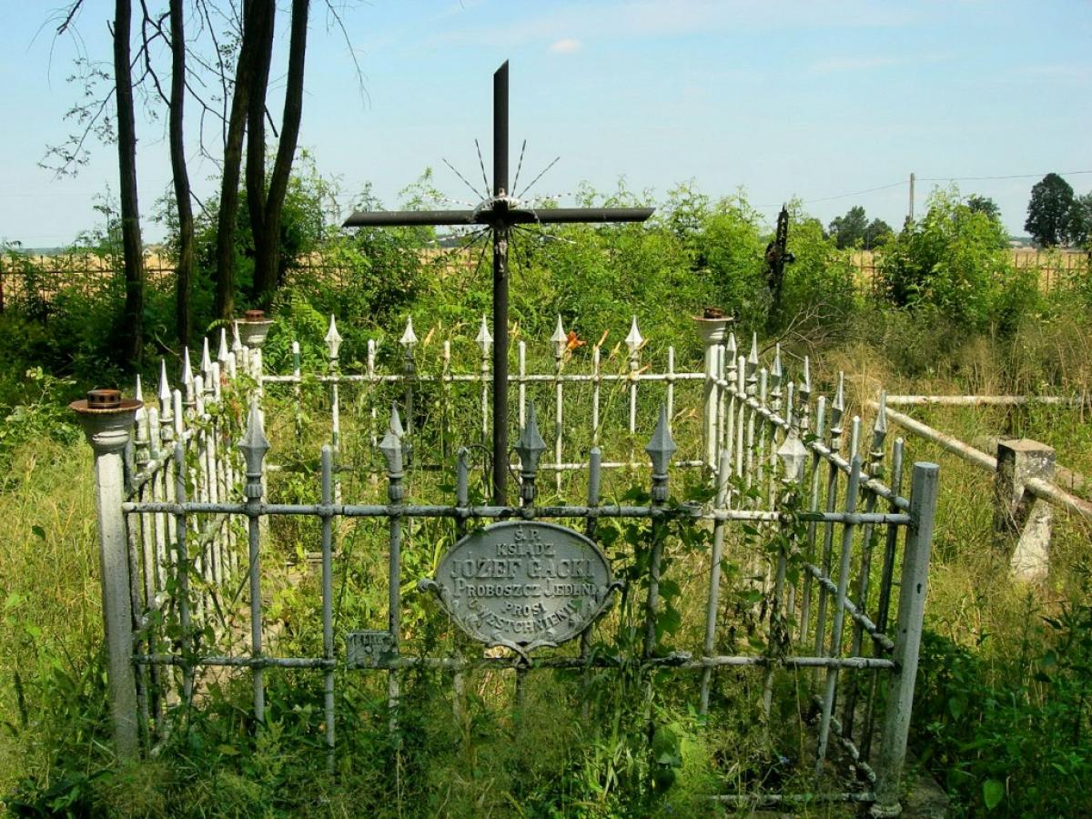 Wikipedia, Cemetery in Jedlnia, Józef Gacki, Self-published work