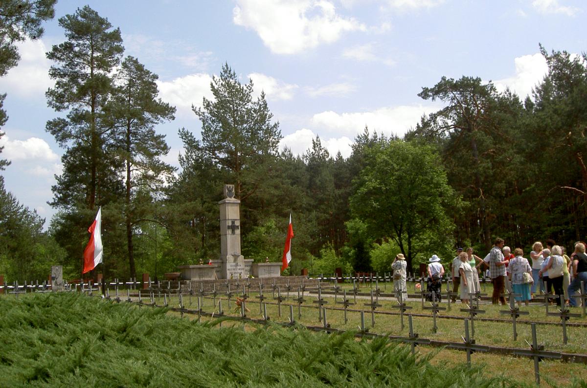 Wikipedia, Cemetery in Osuchy, Home Army monuments, Self-published work