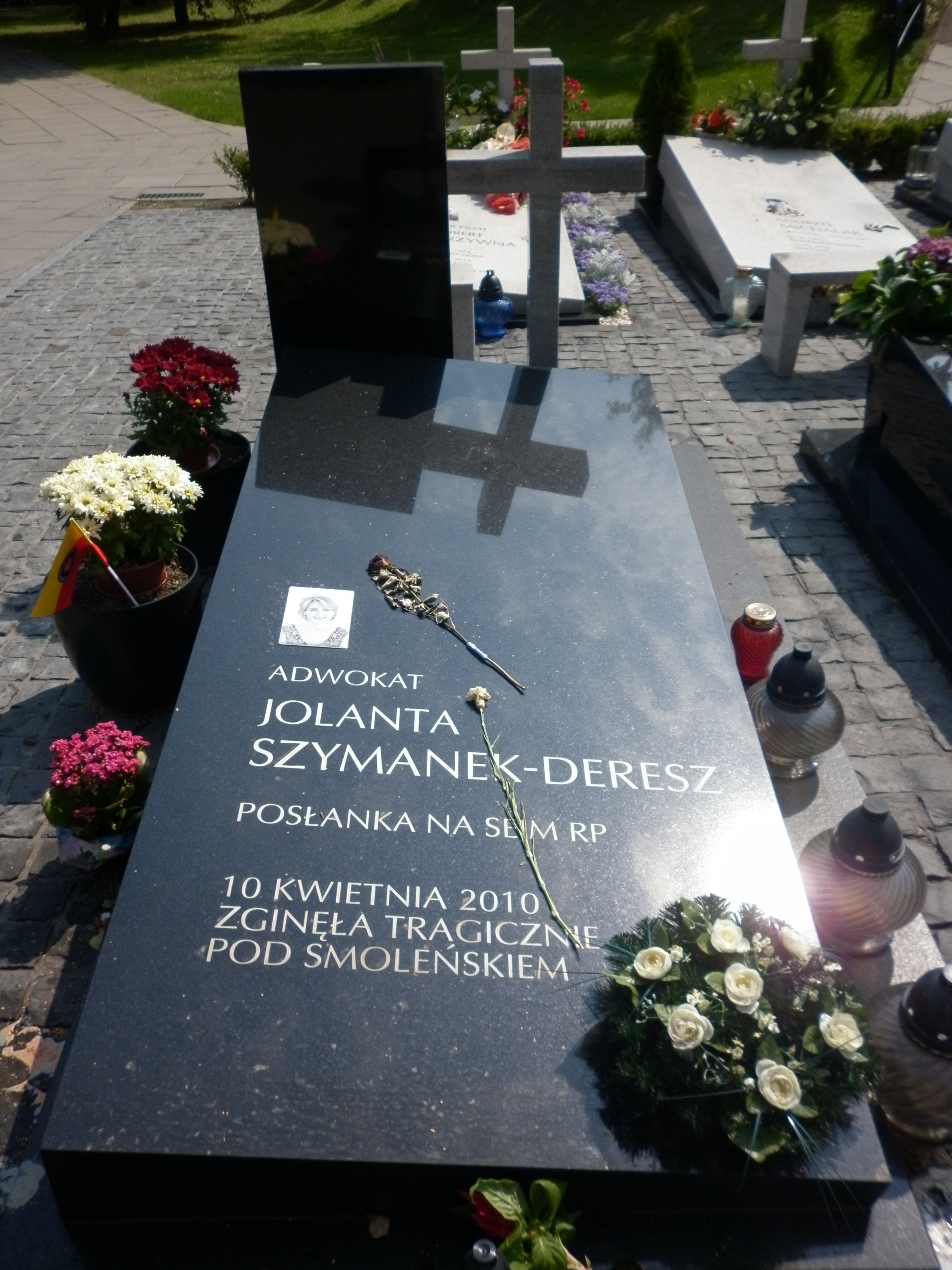 Wikipedia, 2010 deaths, Jolanta Szymanek-Deresz, Monument to victims of the 2010 Polish Air Force Tu