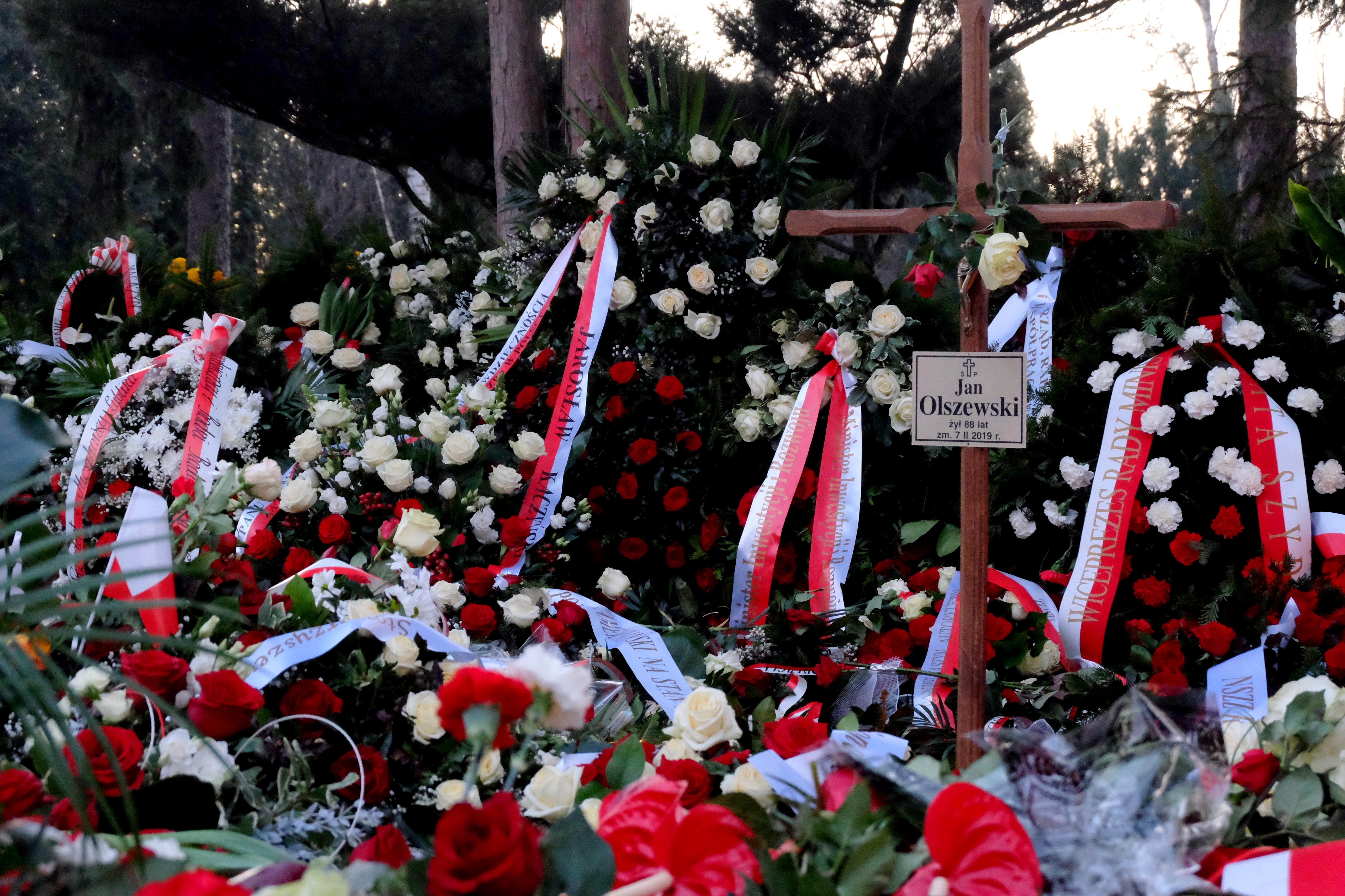 Wikipedia, Funeral of Jan Olszewski, Jan Olszewski, Self-published work, Warsaw Military Cemetery - 