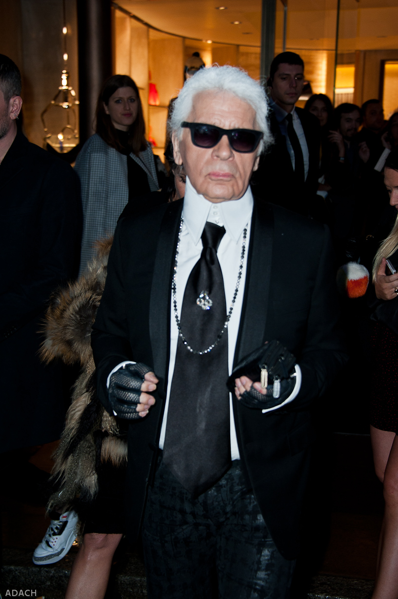 Znicz wirtualny dla Karl Lagerfeld - Pamietam.pl