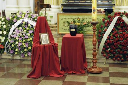 Wikipedia, Interior of Visitation Order church in Warsaw, Jan Machulski