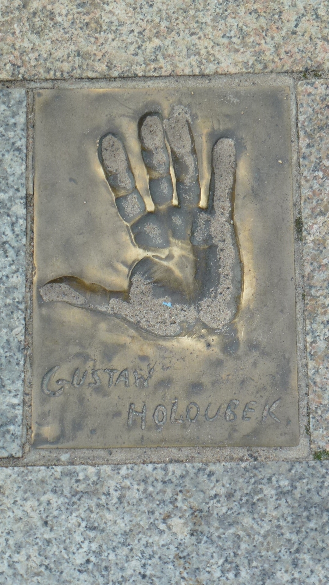 Wikipedia, Aleja Gwiazd in Mi�dzyzdroje, Gustaw Holoubek, Self-published work