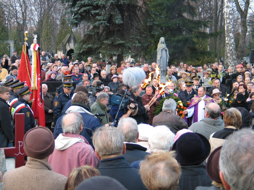 Wikipedia, 2006 events in ��d�, Funerals at the ��d� Old Cemetery, Leon Niemczyk, Photographs taken 