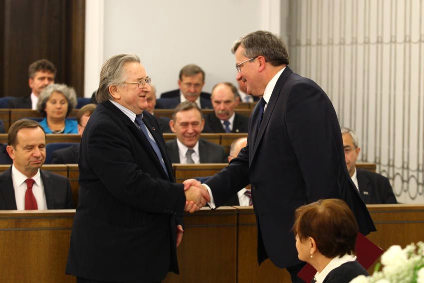Wikipedia, Bronisaw Komorowski in 2011, Files provided by Senate of Poland, Items with OTRS permiss