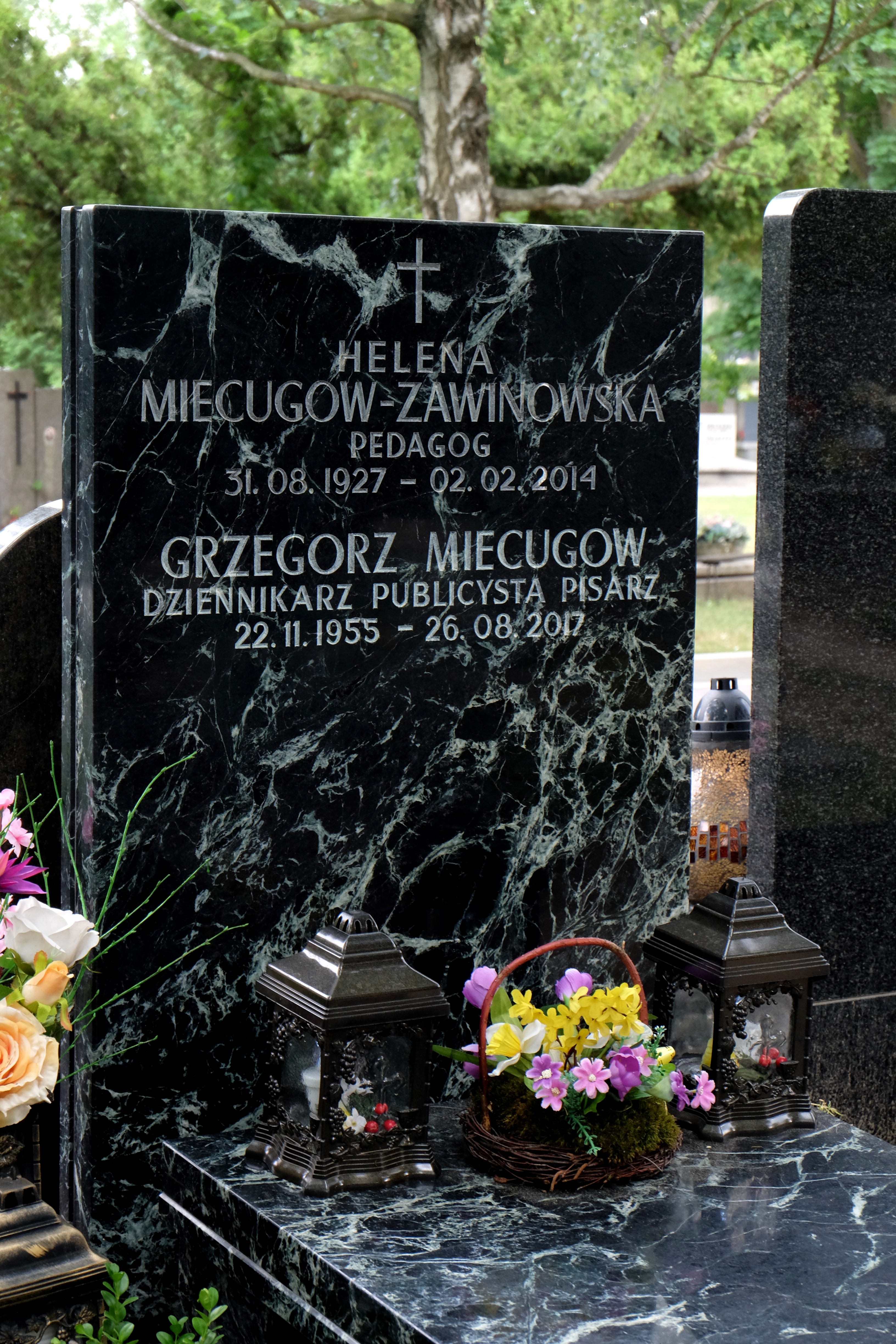 Wikipedia, Grzegorz Miecugow, Self-published work, Warsaw Military Cemetery - M