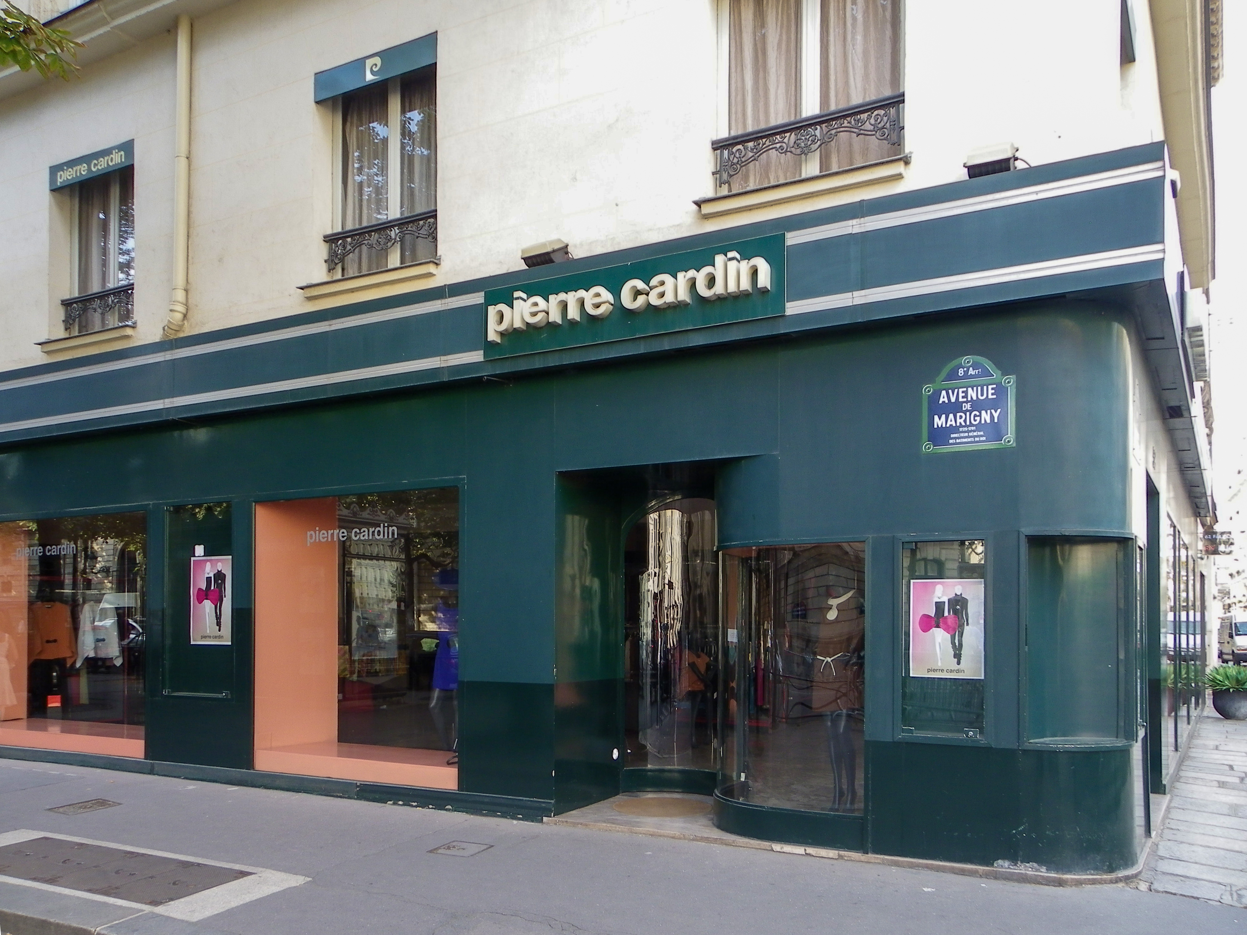 Wikipedia, Avenue de Marigny (Paris), Clothing shops in Paris, Green shops in Paris, Pierre Cardin, 
