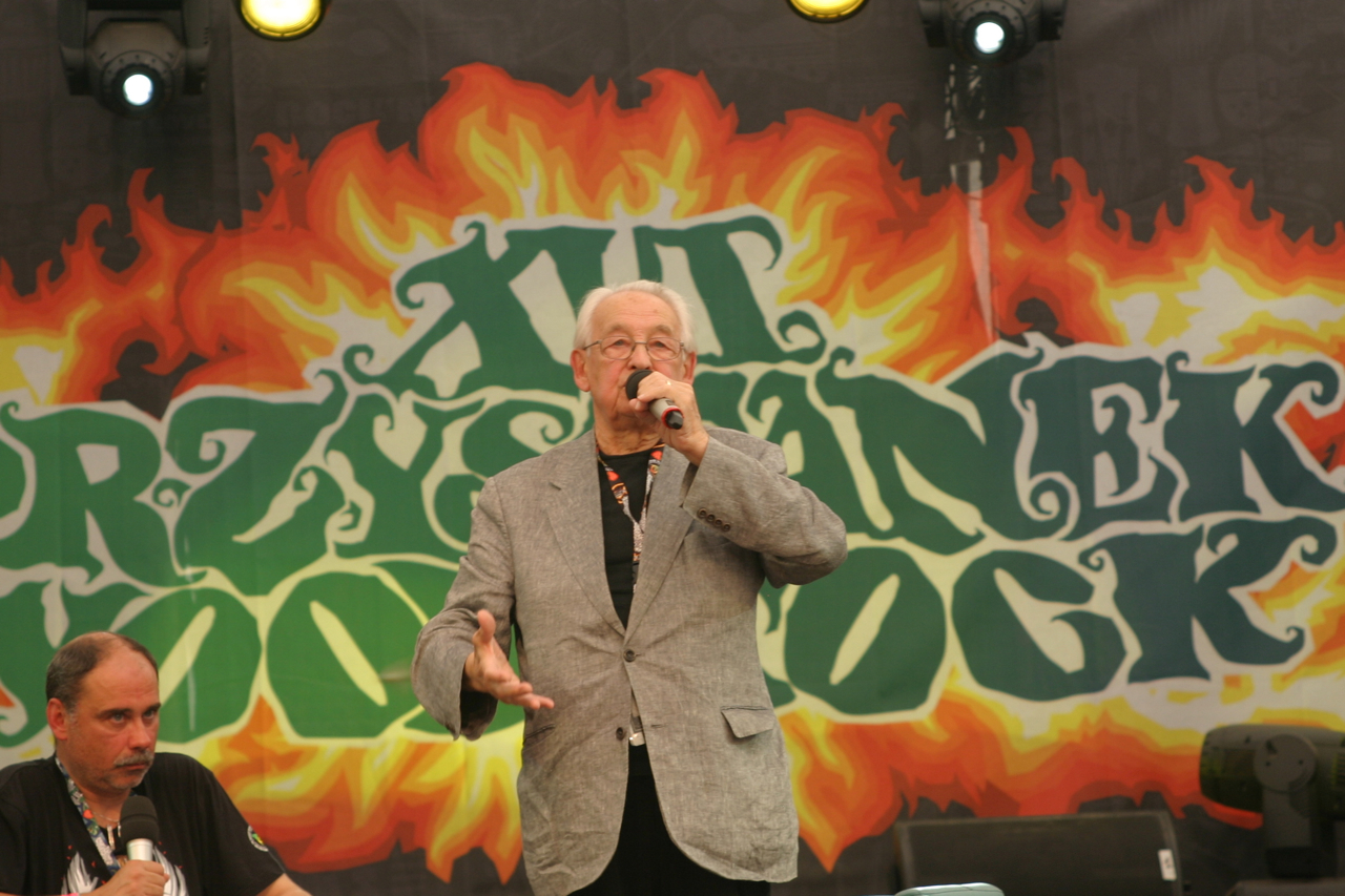 Wikipedia, Andrzej Wajda, Przystanek Woodstock 2010